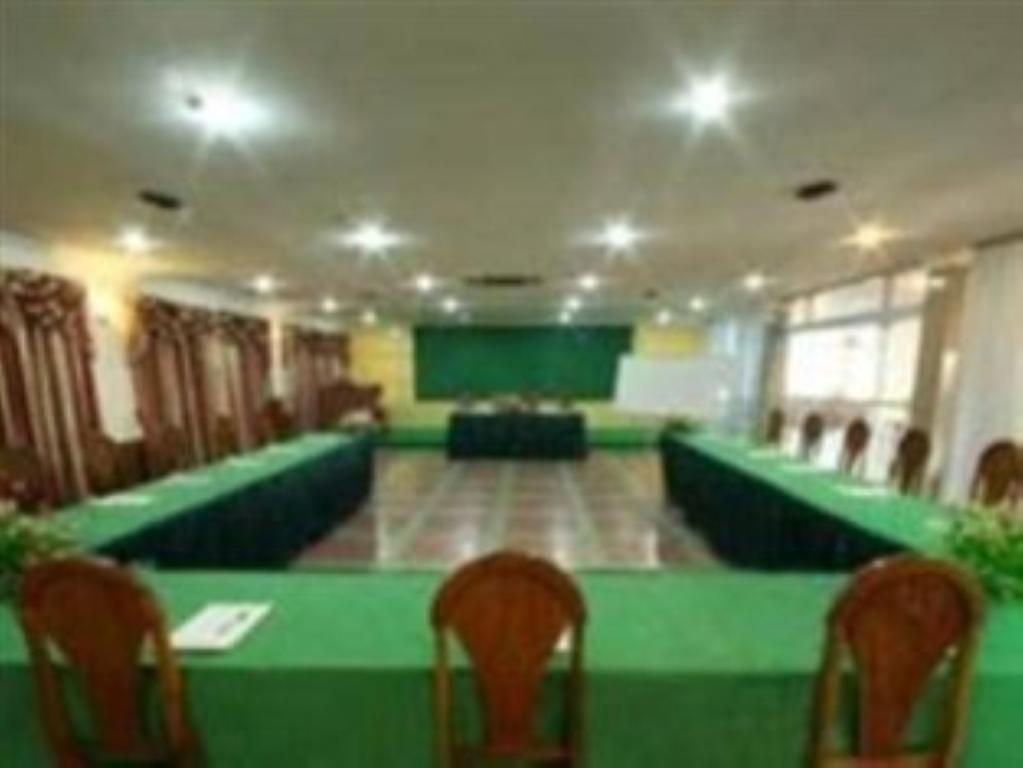 Lucky Star 2 Hotel Phnom Penh Dış mekan fotoğraf