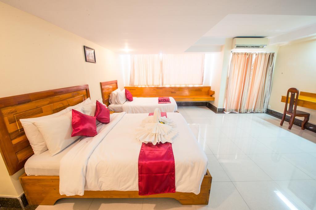 Lucky Star 2 Hotel Phnom Penh Dış mekan fotoğraf