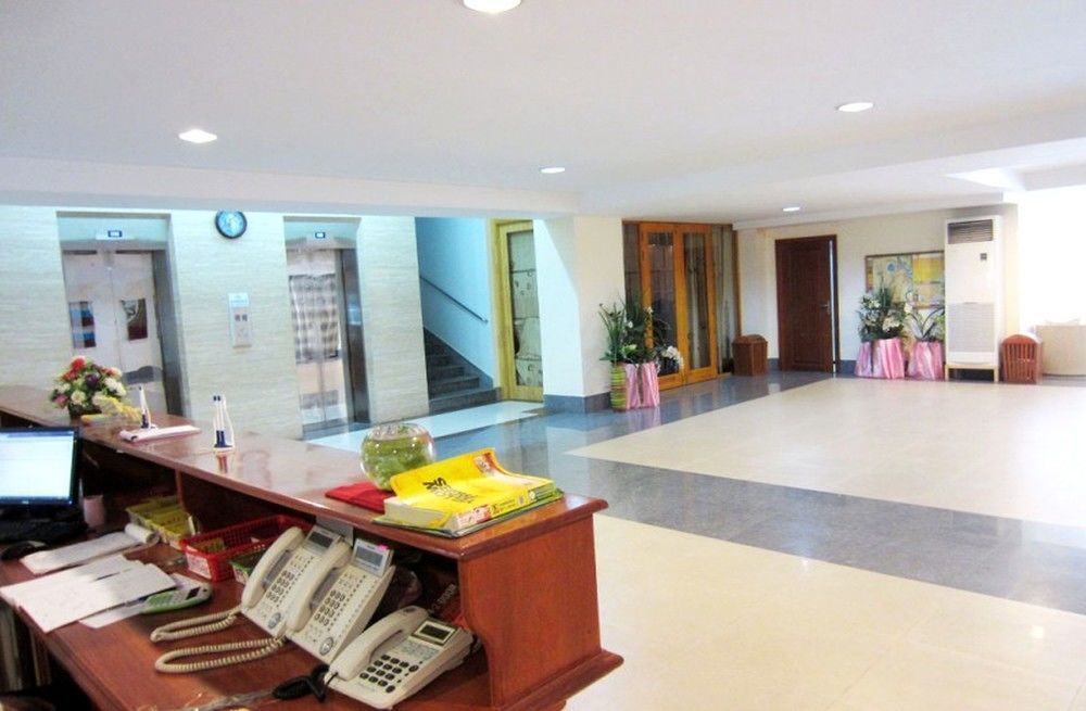 Lucky Star 2 Hotel Phnom Penh Dış mekan fotoğraf