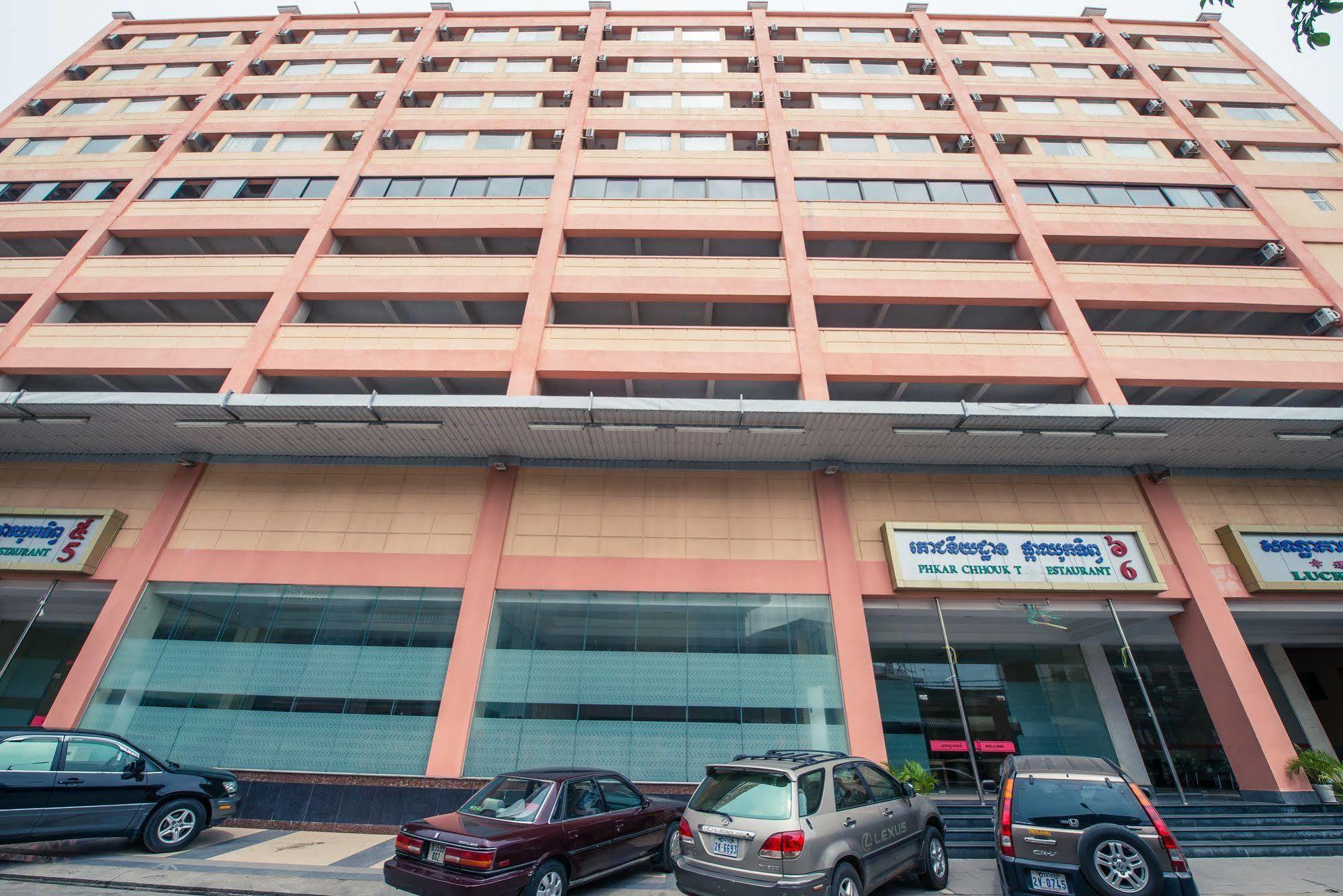 Lucky Star 2 Hotel Phnom Penh Dış mekan fotoğraf