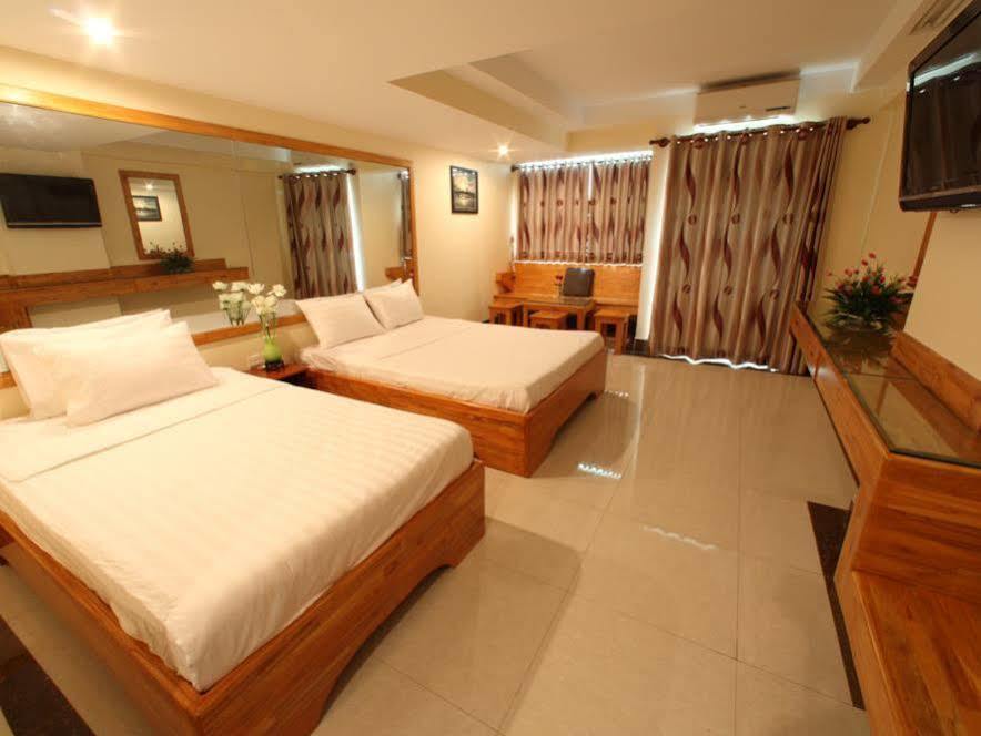 Lucky Star 2 Hotel Phnom Penh Dış mekan fotoğraf