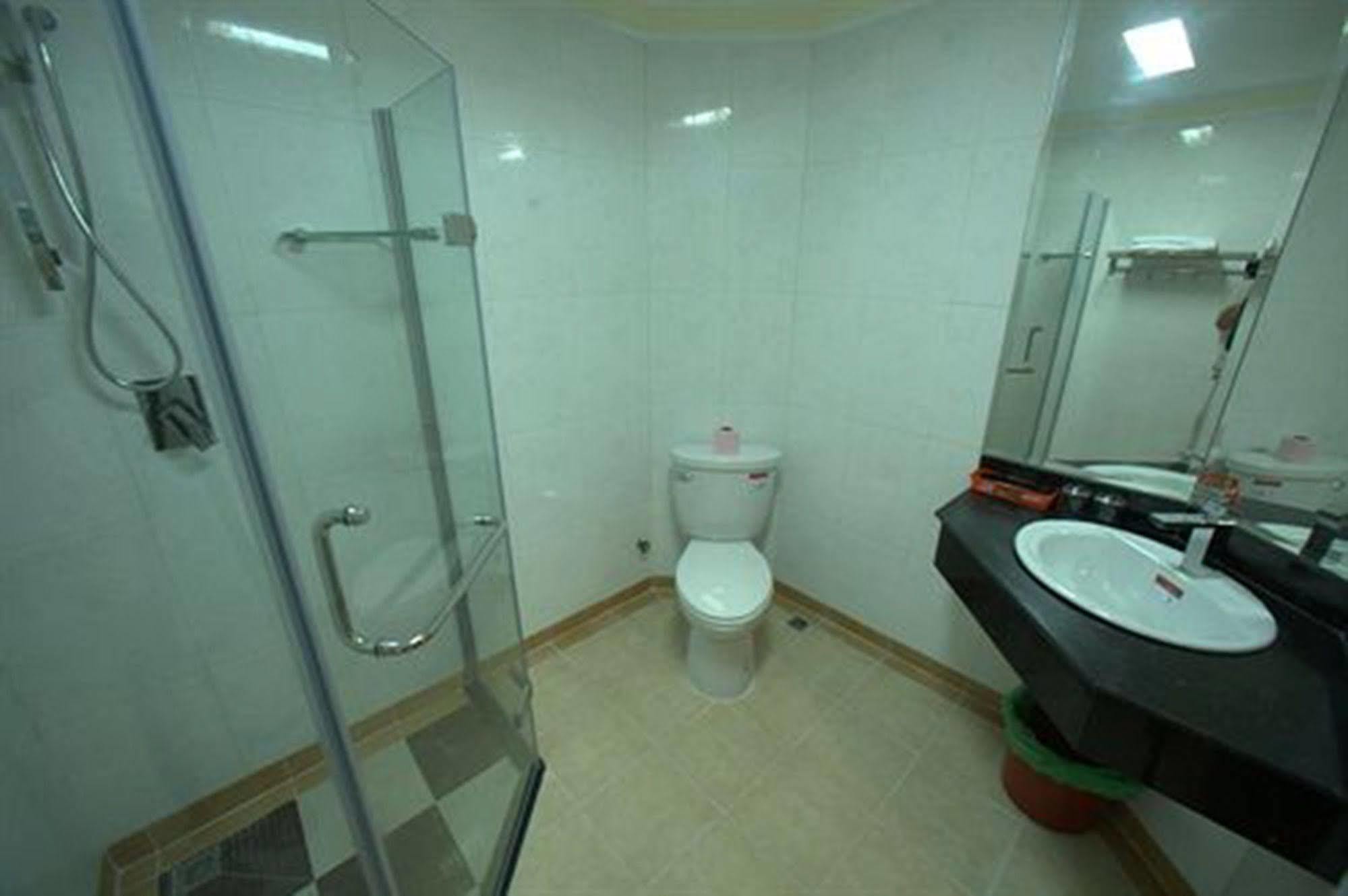 Lucky Star 2 Hotel Phnom Penh Dış mekan fotoğraf