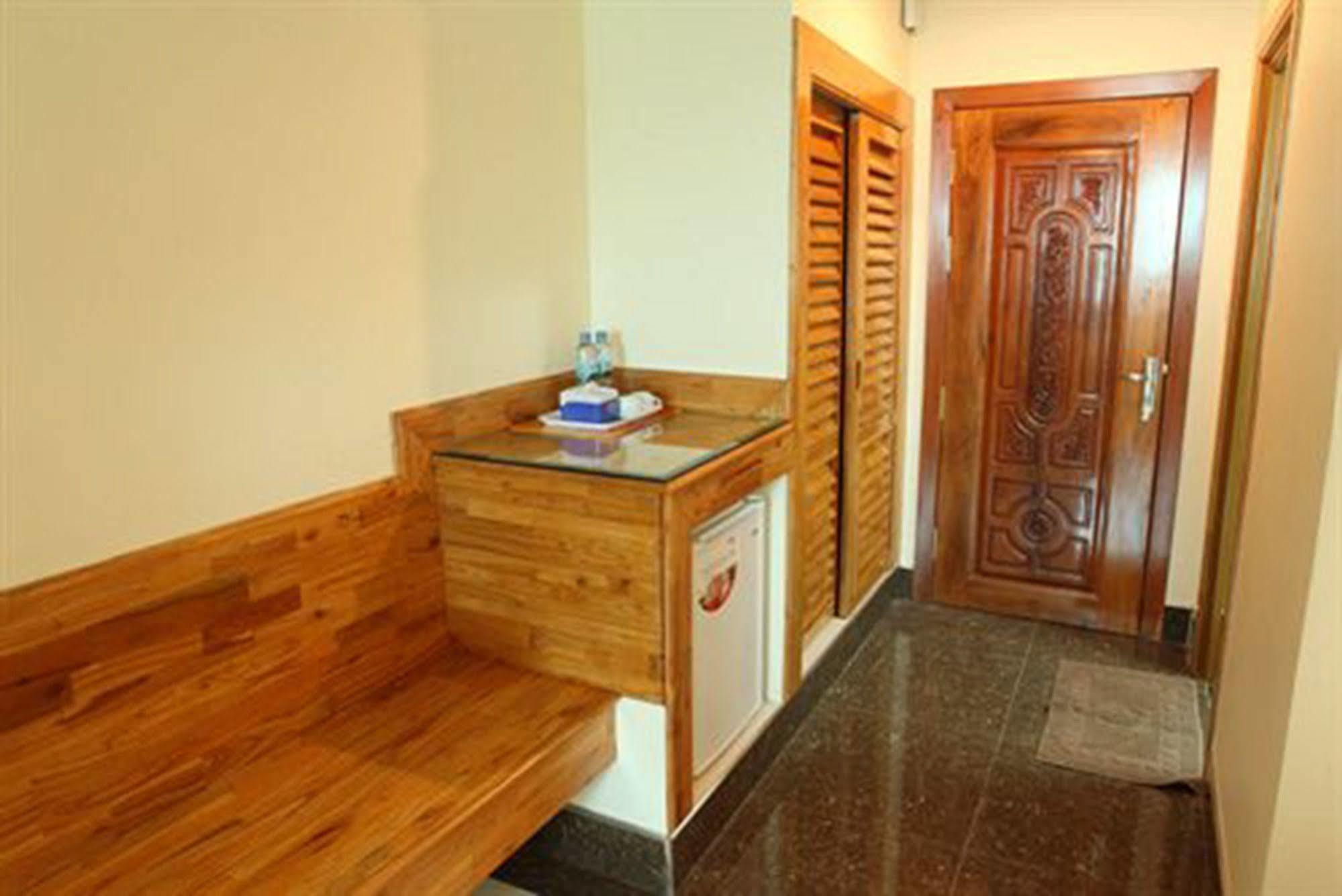 Lucky Star 2 Hotel Phnom Penh Dış mekan fotoğraf