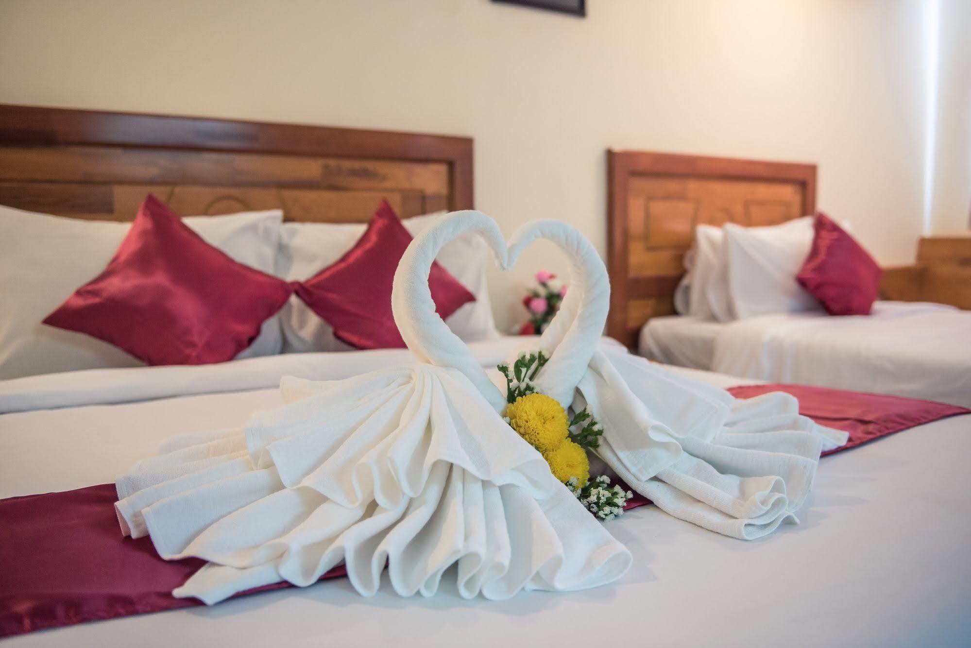 Lucky Star 2 Hotel Phnom Penh Dış mekan fotoğraf