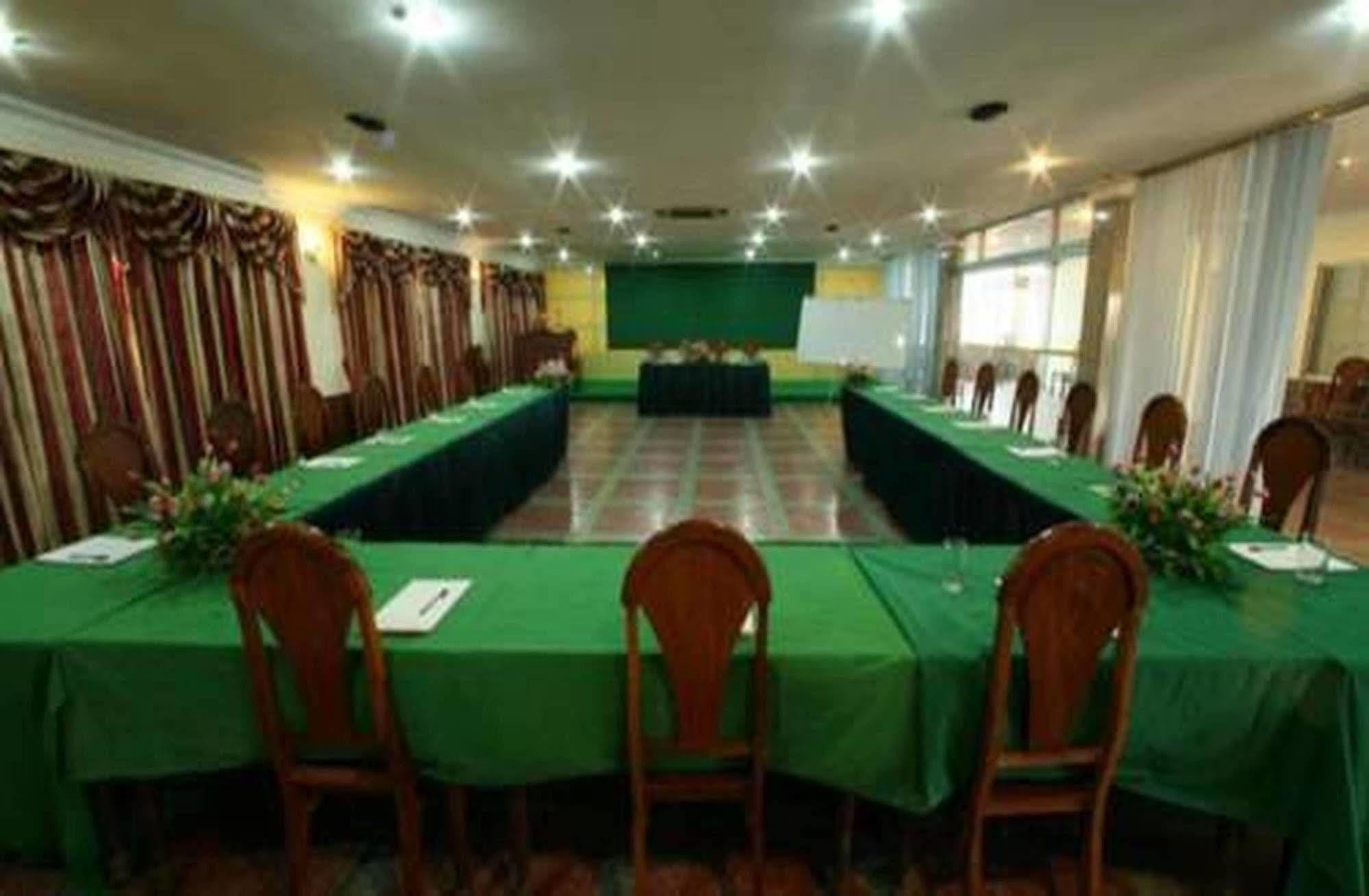 Lucky Star 2 Hotel Phnom Penh Dış mekan fotoğraf