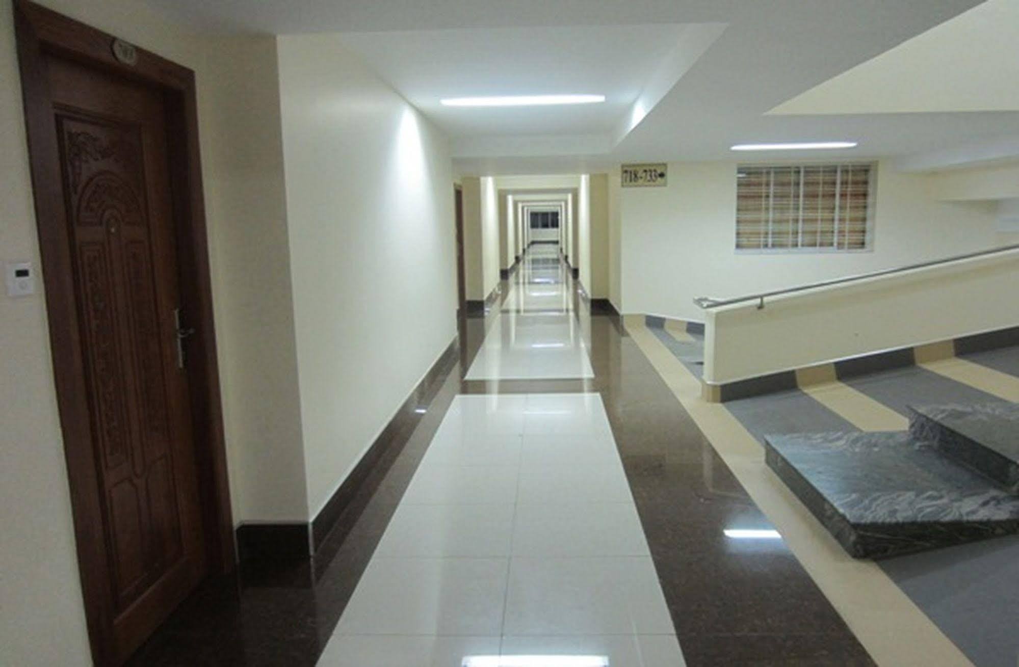 Lucky Star 2 Hotel Phnom Penh Dış mekan fotoğraf