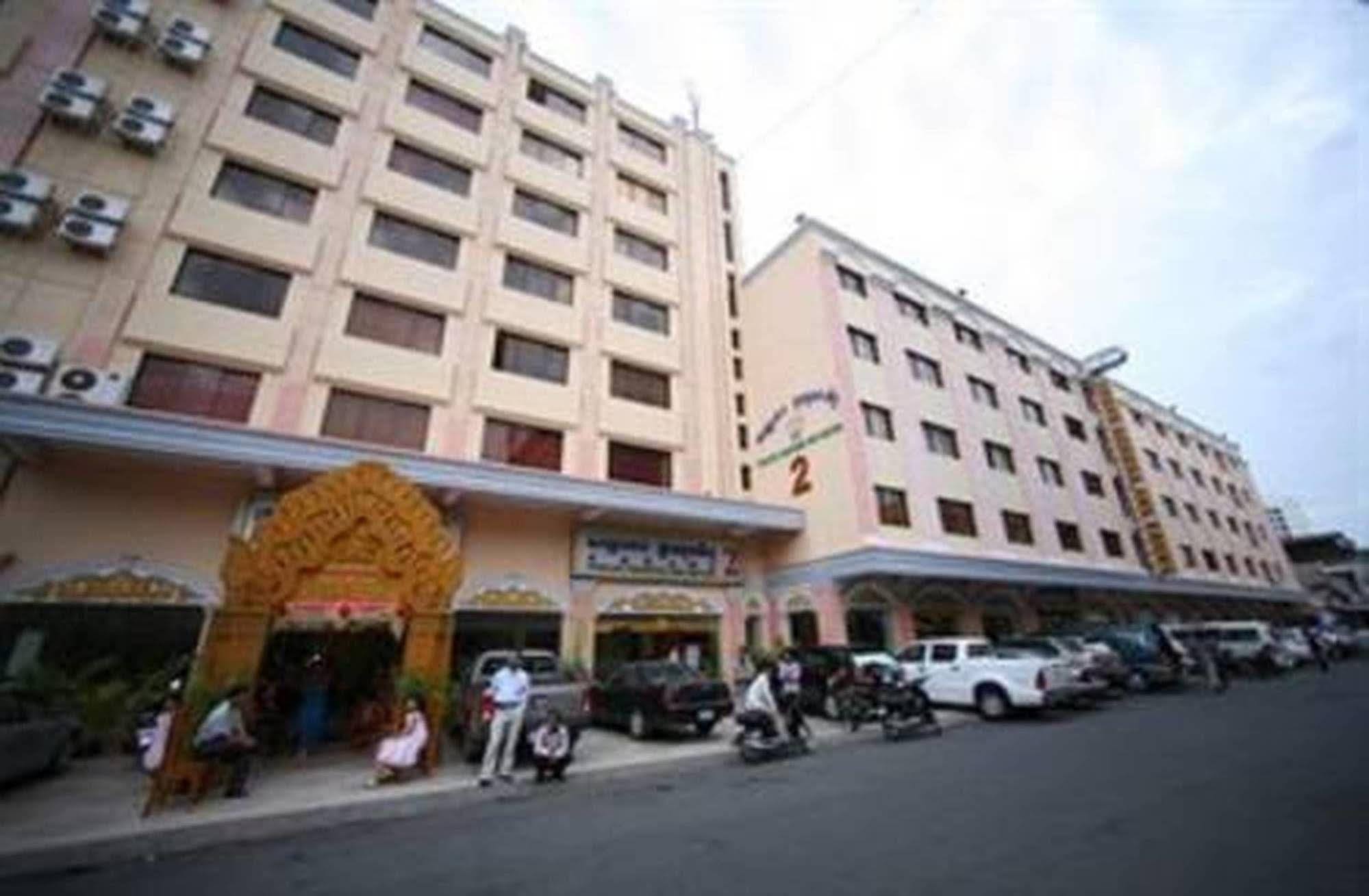 Lucky Star 2 Hotel Phnom Penh Dış mekan fotoğraf